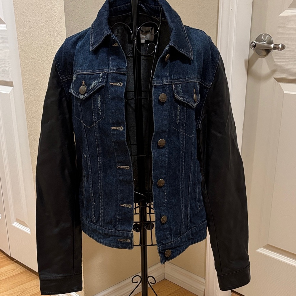 Laundry By Shelli Segal denim jacket